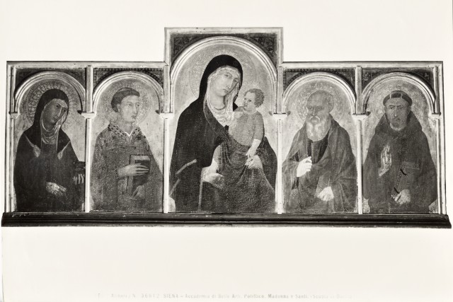 Alinari, Fratelli — SIENA - Accademia di Belle Arti. Polittico. Madonna e Santi. (Scuola di Duccio) — insieme